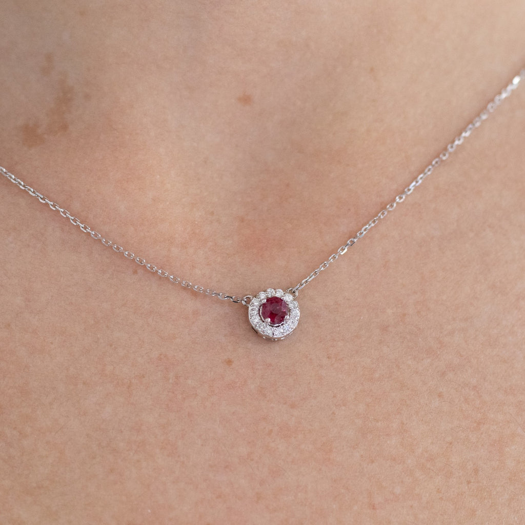 Pendentif con piedras preciosas y diamantes