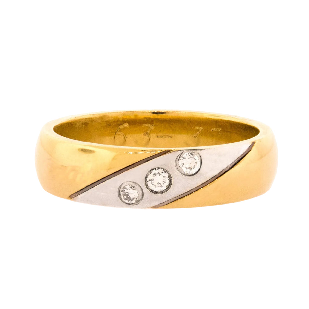 Anillo de boda con 3 diamantes