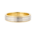 Anillo de boda en oro blanco con bordes en oro amarillo