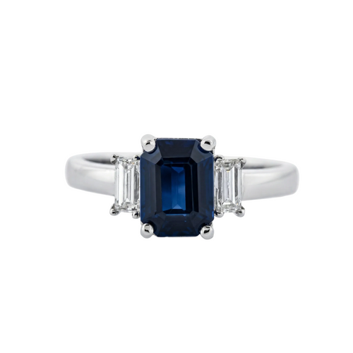 Anillo zafiro en corte esmeralda