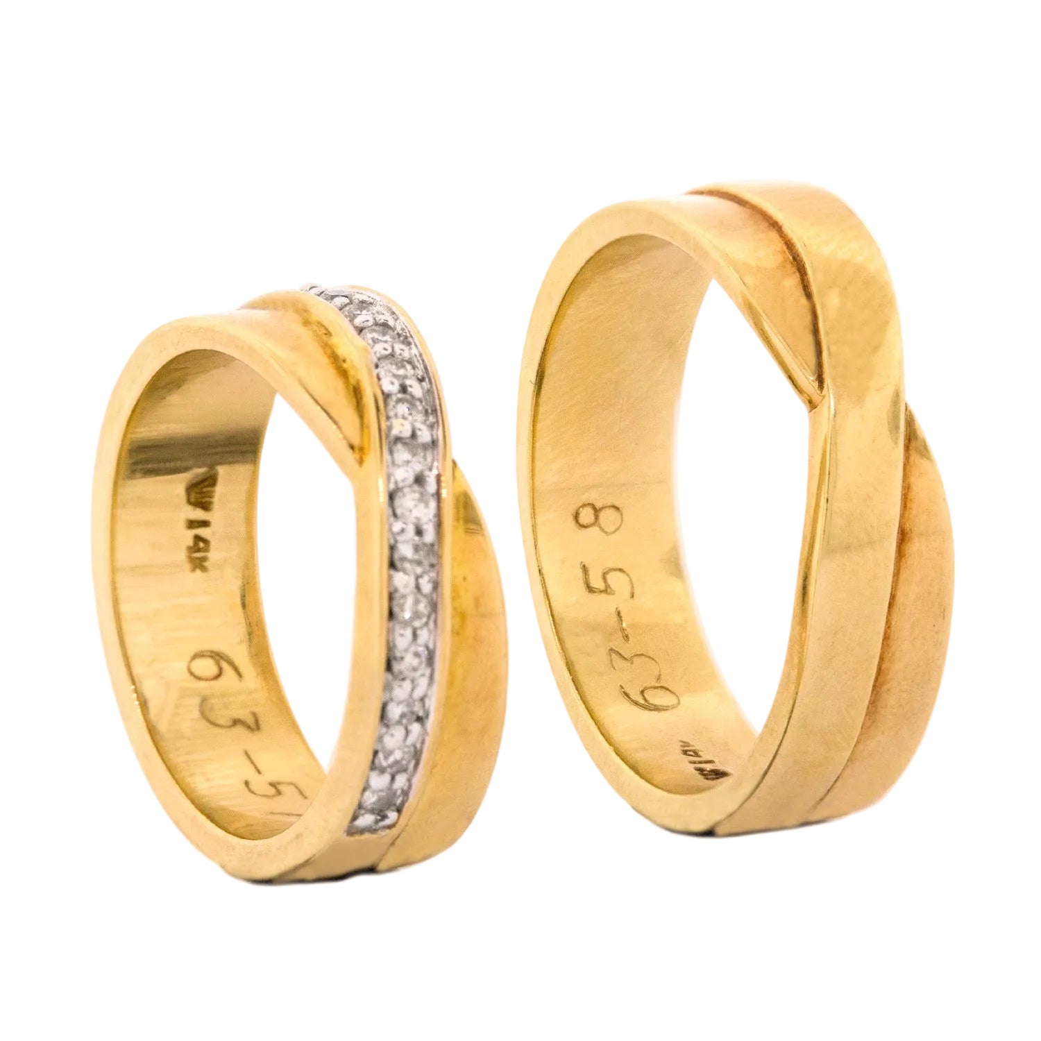 Par de anillos de boda efecto cruzado