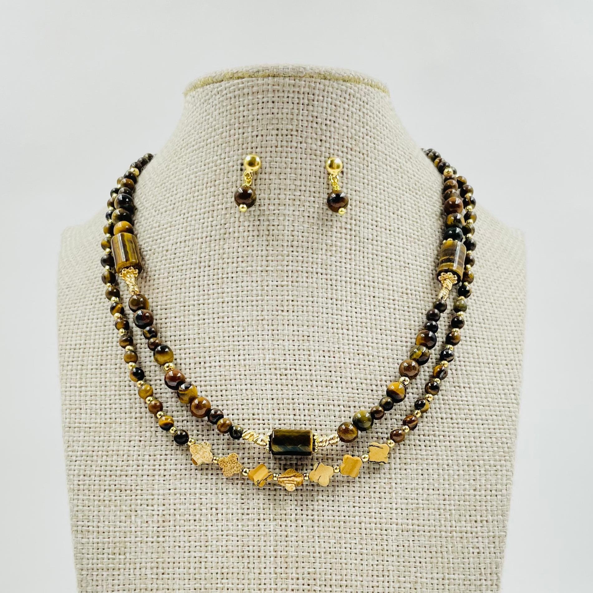 Set de collar doble y aretes  de piedras