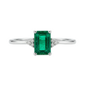 Anillo esmeralda en oro blanco