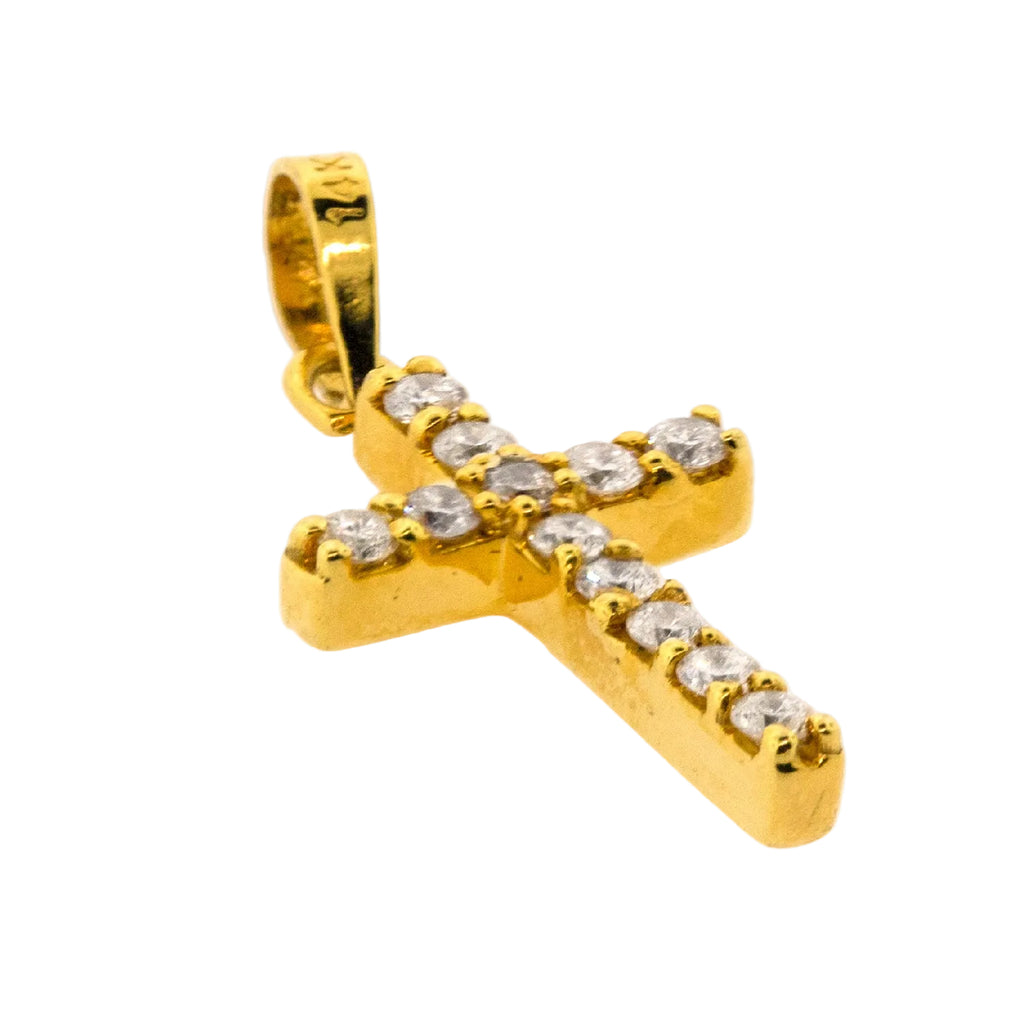 Cruz tradicional con diamantes