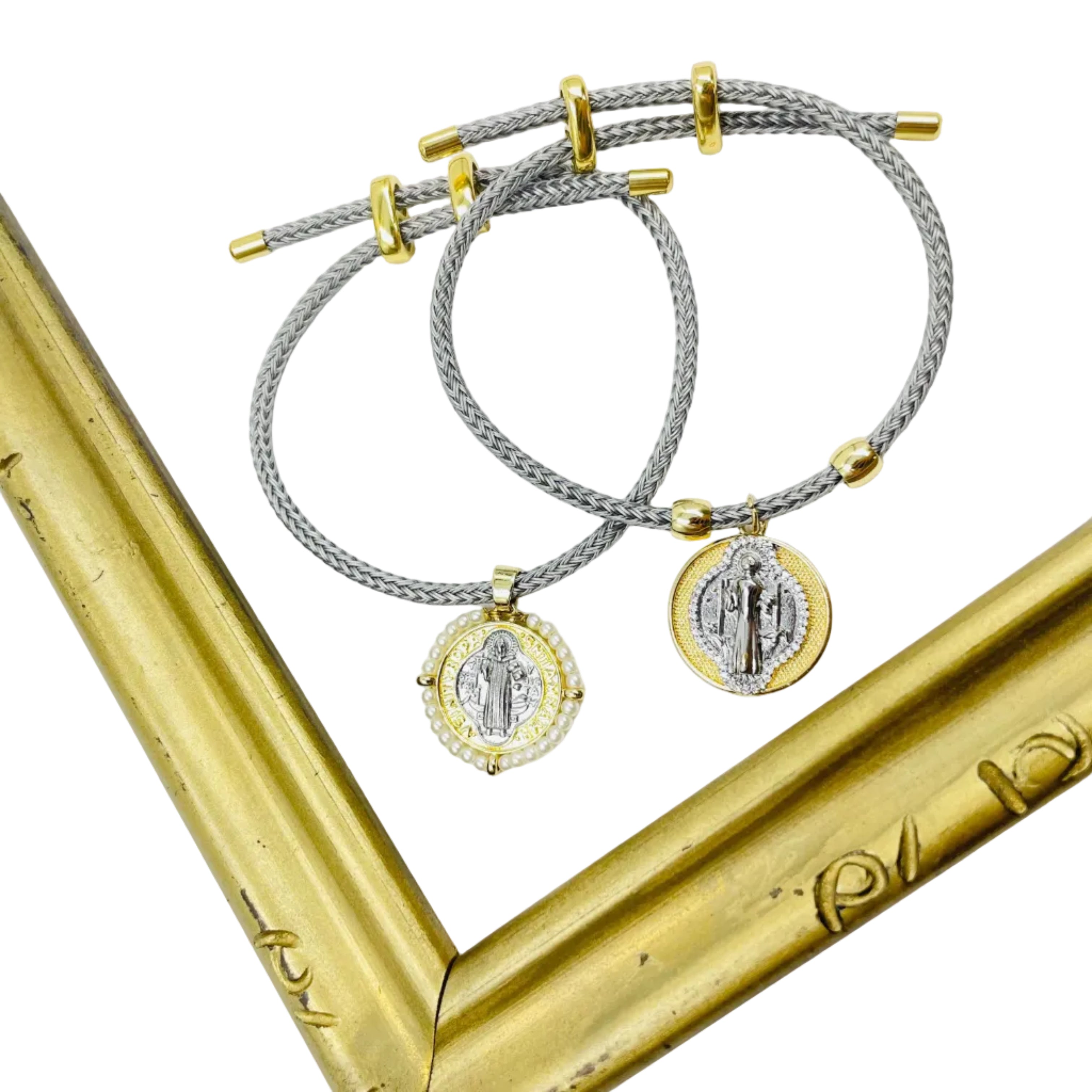 Pulseras con dije