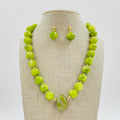 Set de collar y aretes de piedras verdes