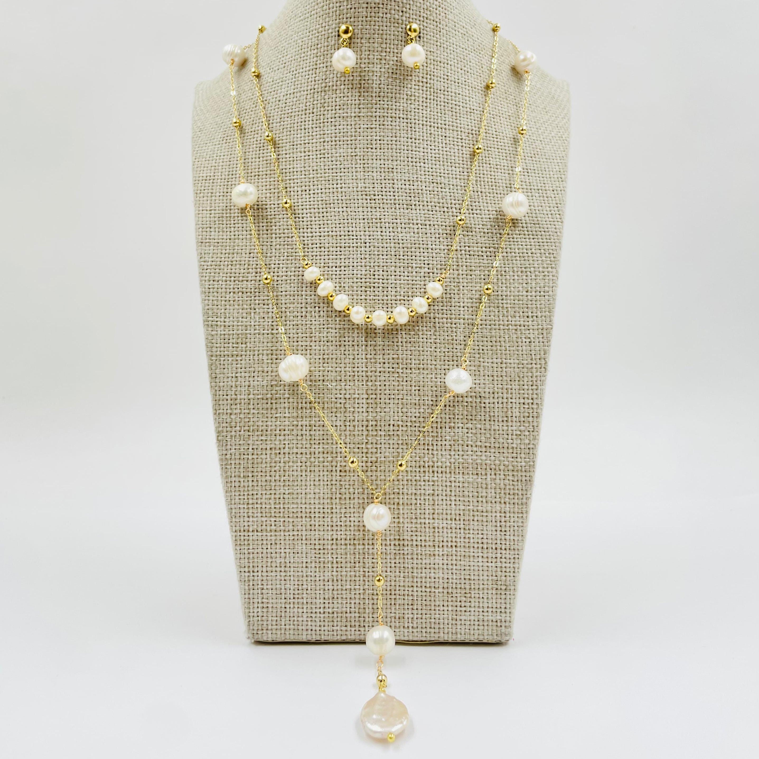 Set de collar y aretes de chapa con perlas