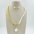 Set de collar y aretes de perlas con cadena