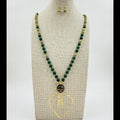 Set de collar y aretes piedras verdes con dije corazón