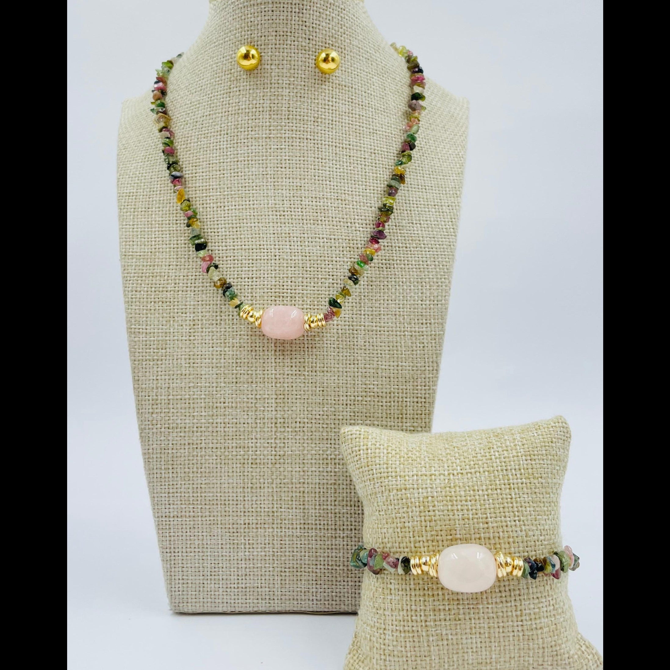 Set de aretes, collar y pulso de piedras