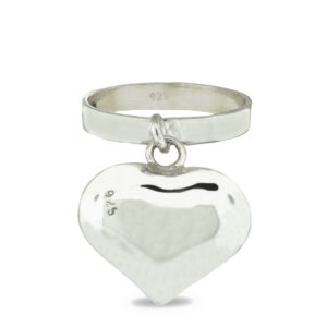 Anillo de plata con corazón